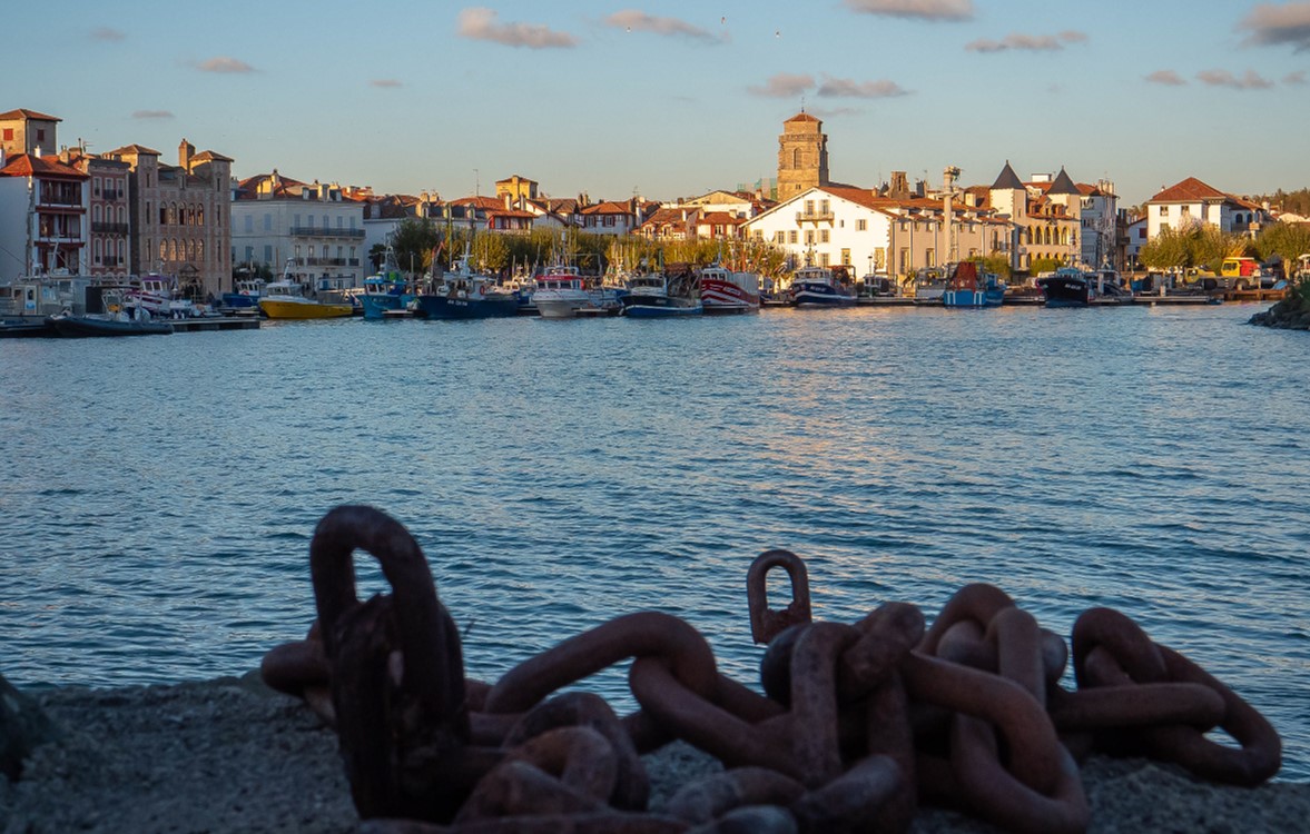 Port de Saint Jean de Luz - Kusiak - Nouvelle Vague l'épicerie fine de la pêche à Bordeaux depuis 2017
